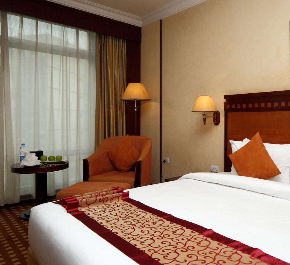 Ramada Riyadh Hotel Экстерьер фото