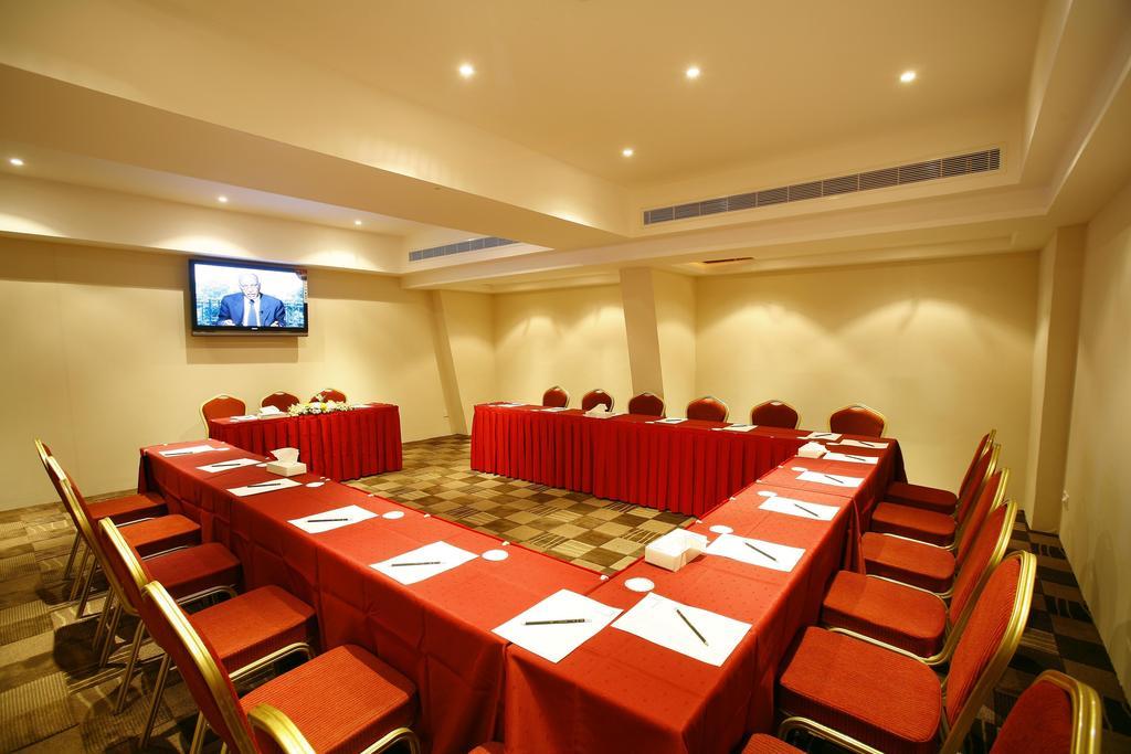 Ramada Riyadh Hotel Удобства фото