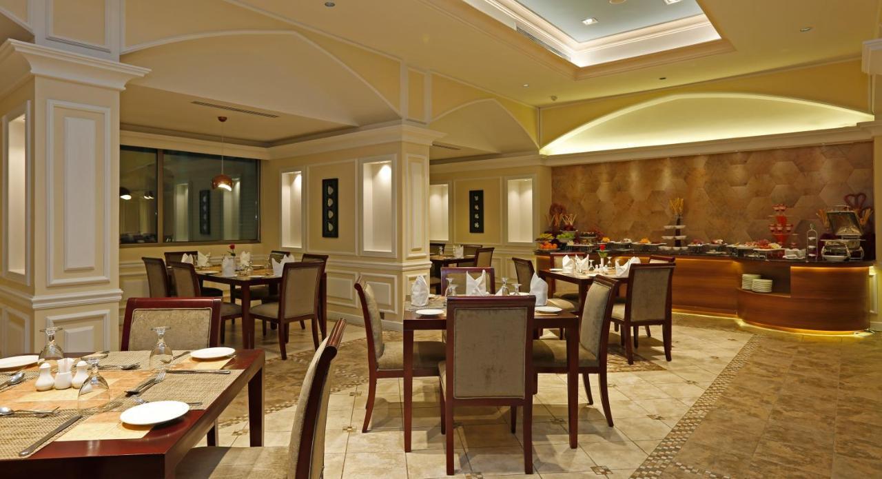 Ramada Riyadh Hotel Экстерьер фото