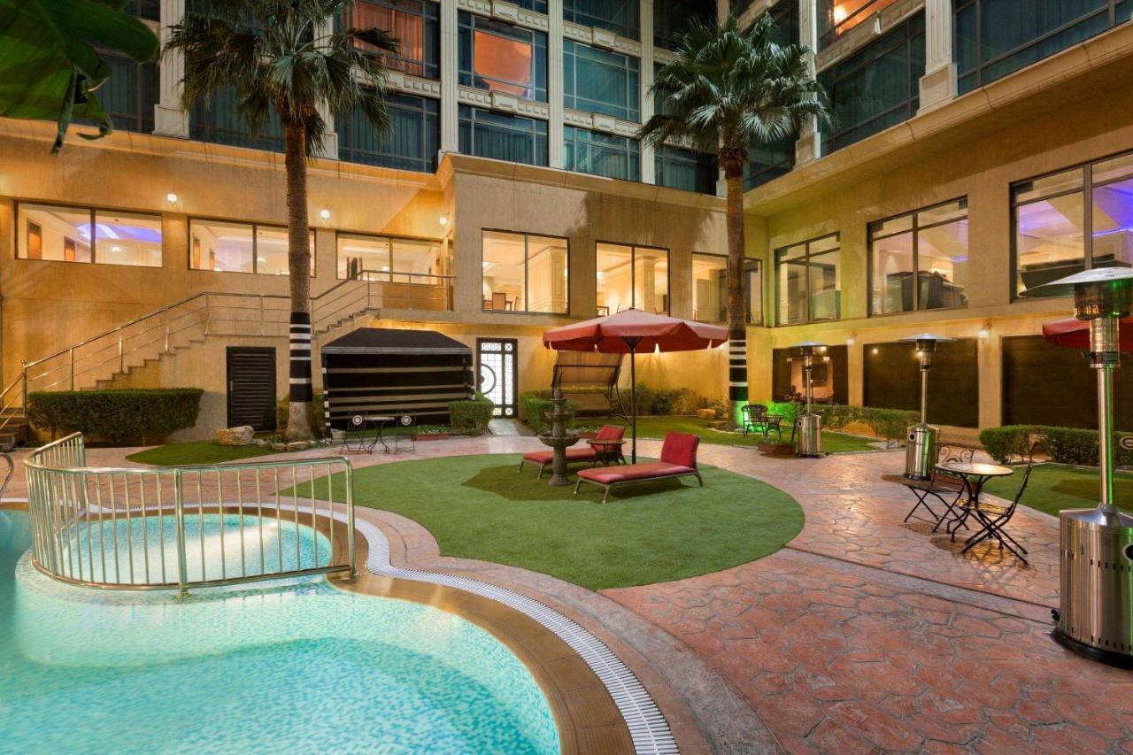 Ramada Riyadh Hotel Экстерьер фото