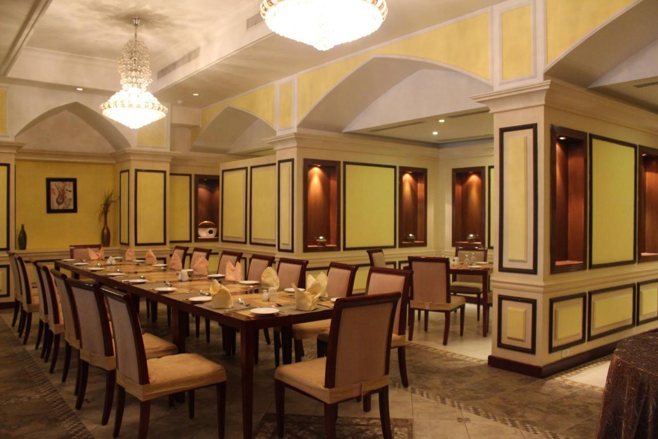 Ramada Riyadh Hotel Экстерьер фото