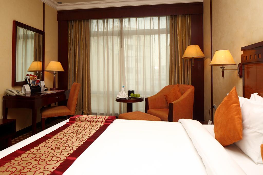 Ramada Riyadh Hotel Экстерьер фото