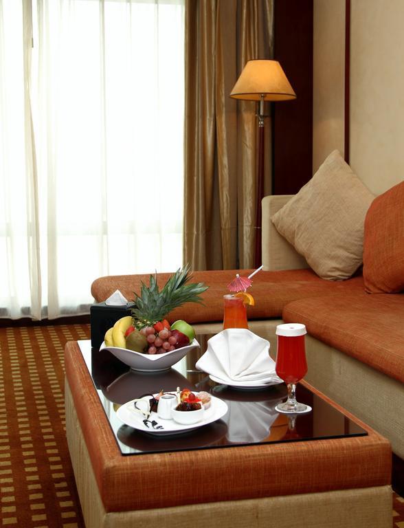 Ramada Riyadh Hotel Экстерьер фото