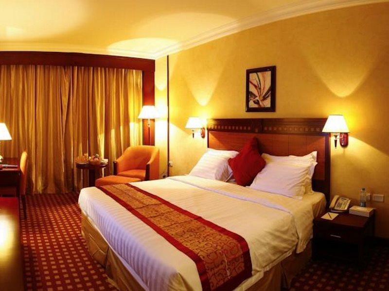 Ramada Riyadh Hotel Экстерьер фото