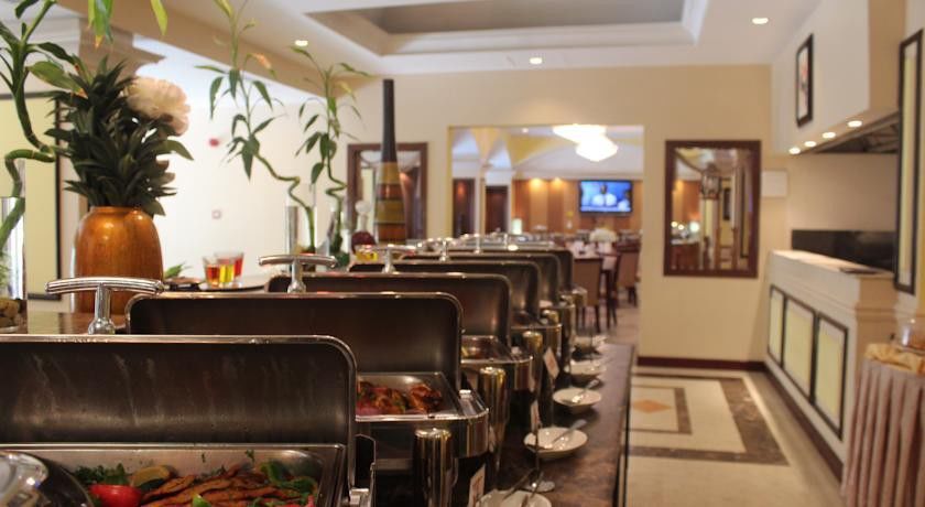 Ramada Riyadh Hotel Экстерьер фото
