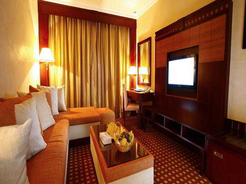 Ramada Riyadh Hotel Экстерьер фото