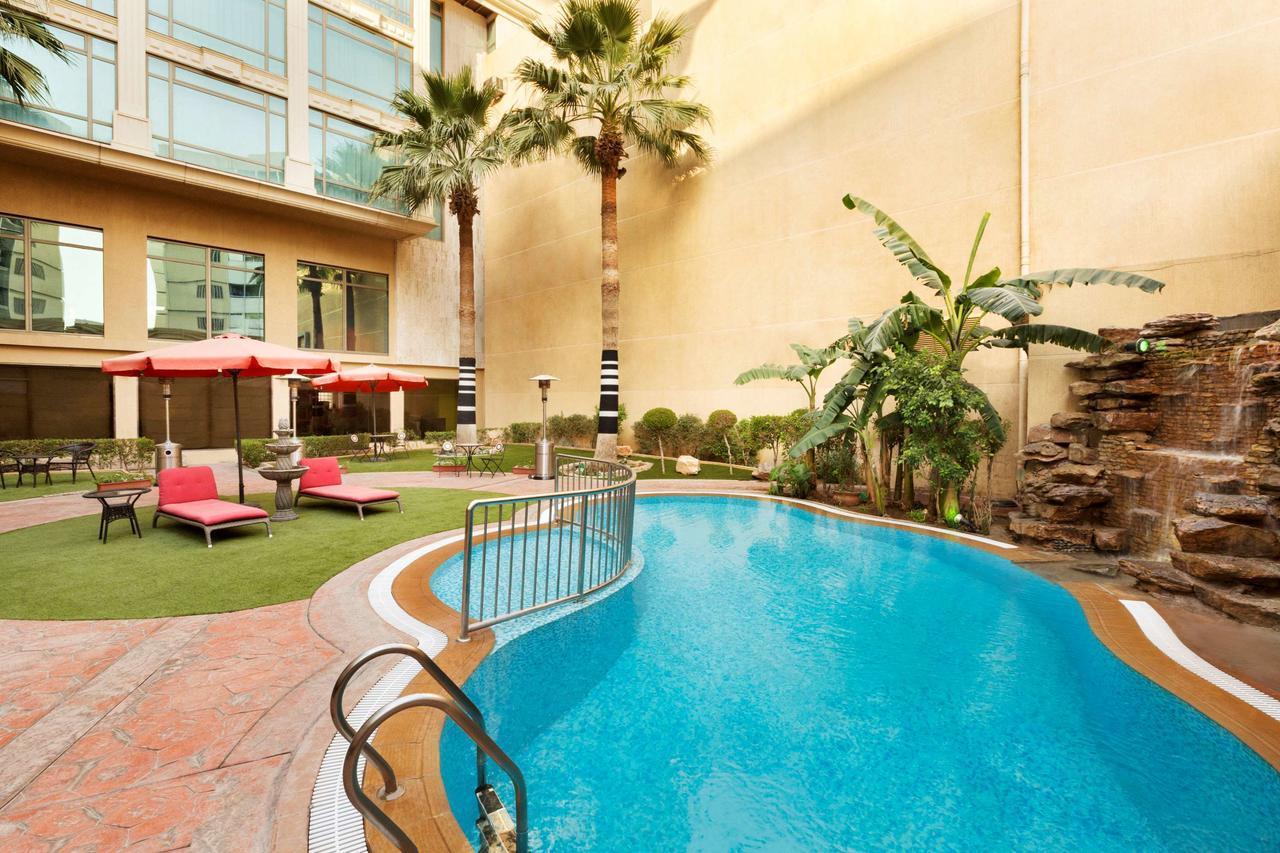 Ramada Riyadh Hotel Экстерьер фото
