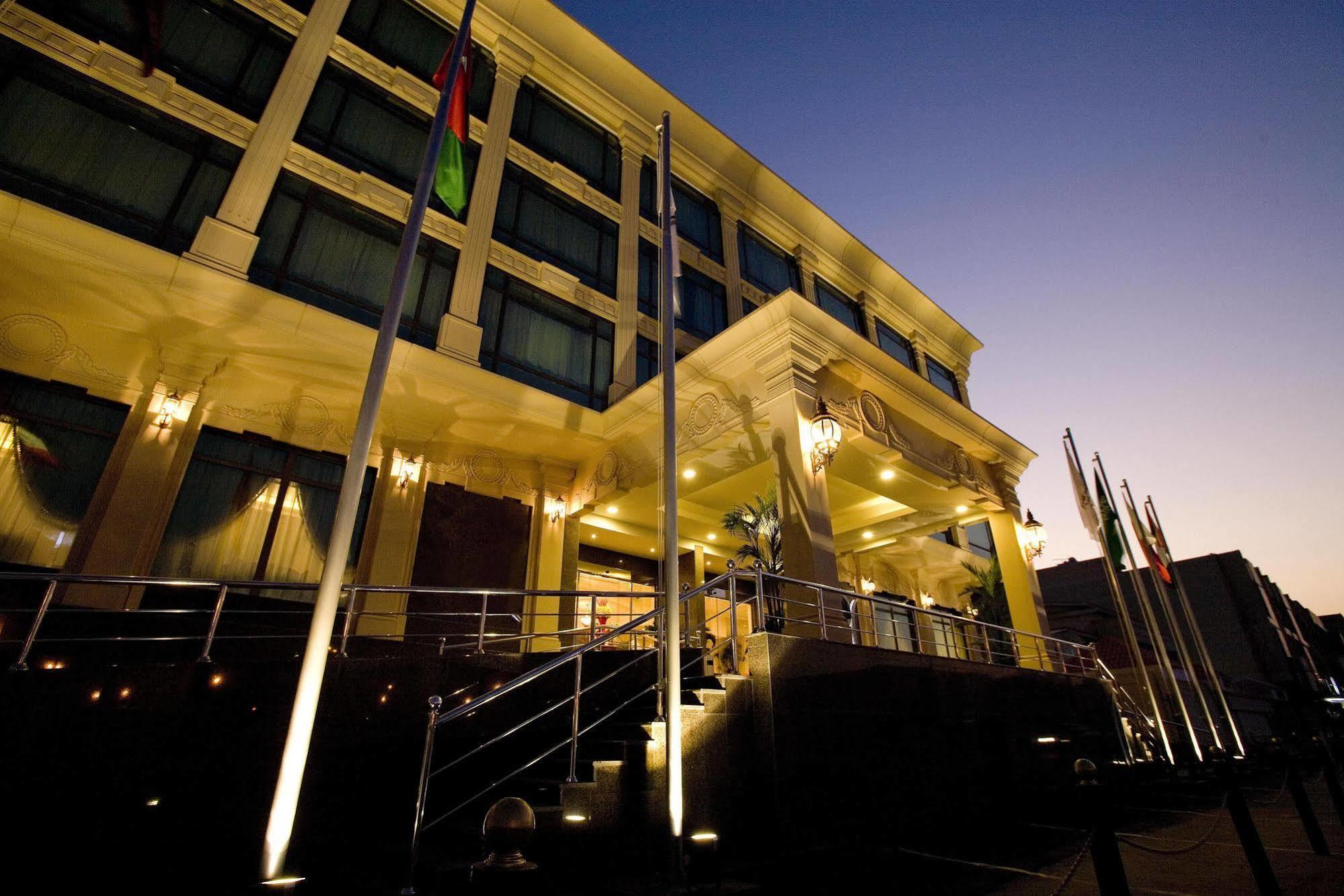 Ramada Riyadh Hotel Экстерьер фото