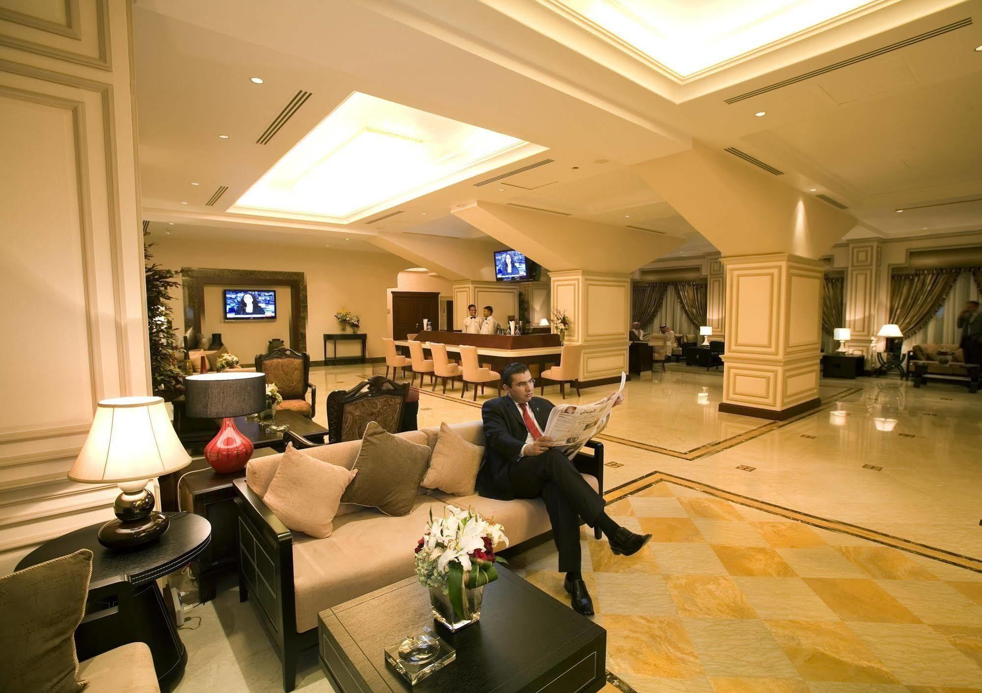 Ramada Riyadh Hotel Интерьер фото