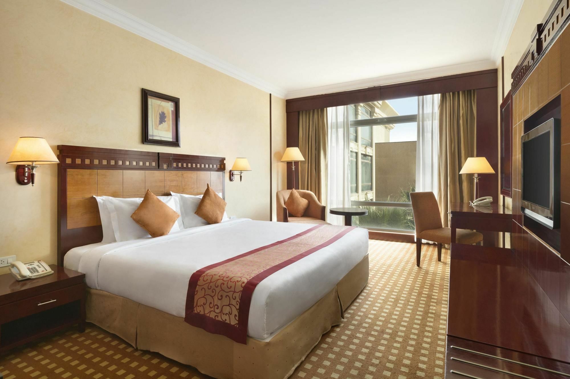 Ramada Riyadh Hotel Экстерьер фото
